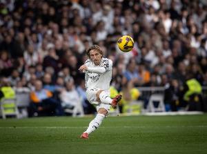 马卡：卡塔尔球队想签莫德里奇，但球员想留在皇马退役