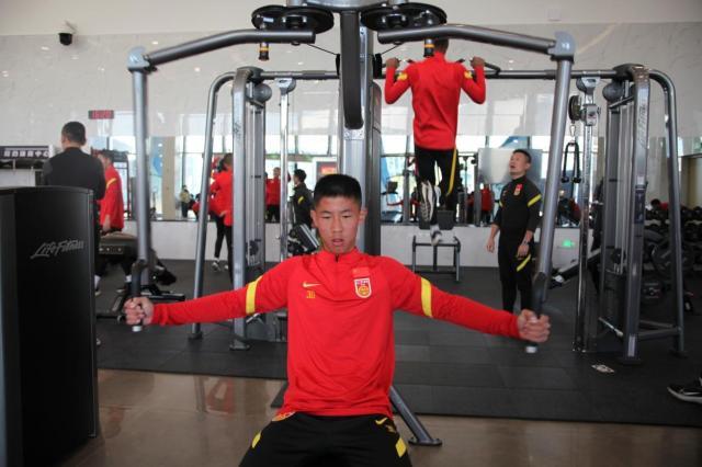 足球联赛-跳级进国少目标去欧洲 中考生李翔期待亚少赛大考