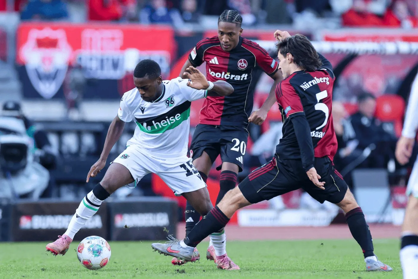 美洲杯-TZ：拜仁考虑回购后腰阿塞科替格雷茨卡，他被称作身体怪兽